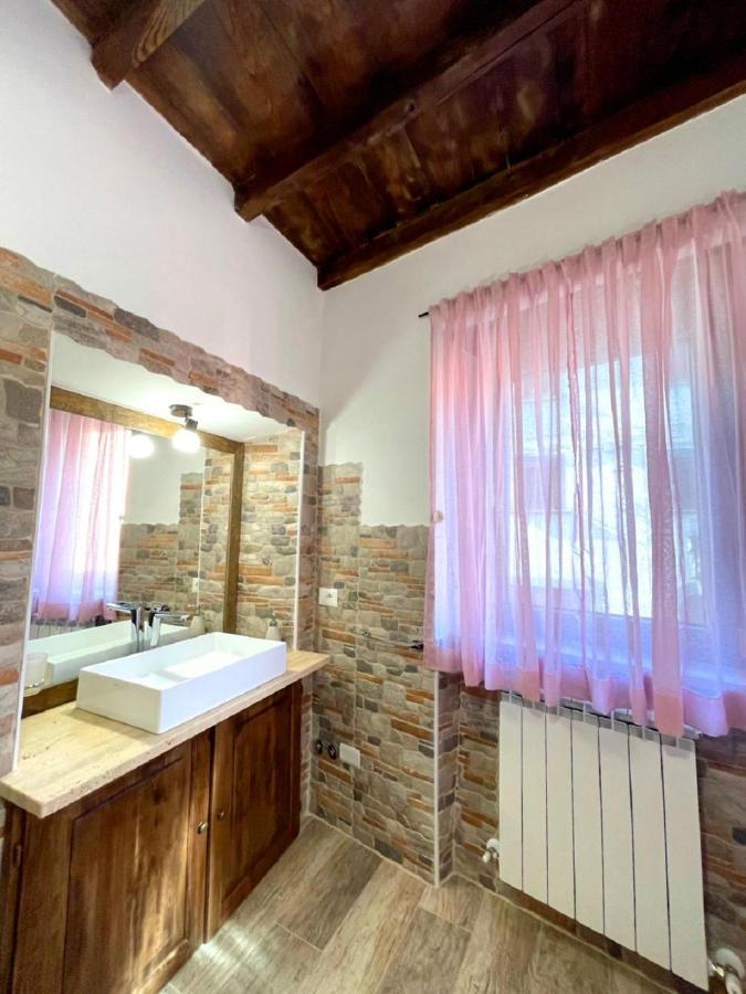 Casa Del Glicine-Monolocale Centro Storico Con Parcheggio Gratuito, E Self Check-In Apartment Bagnoregio Exterior photo